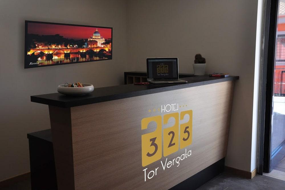Hotel 325 Tor Vergata Рим Экстерьер фото