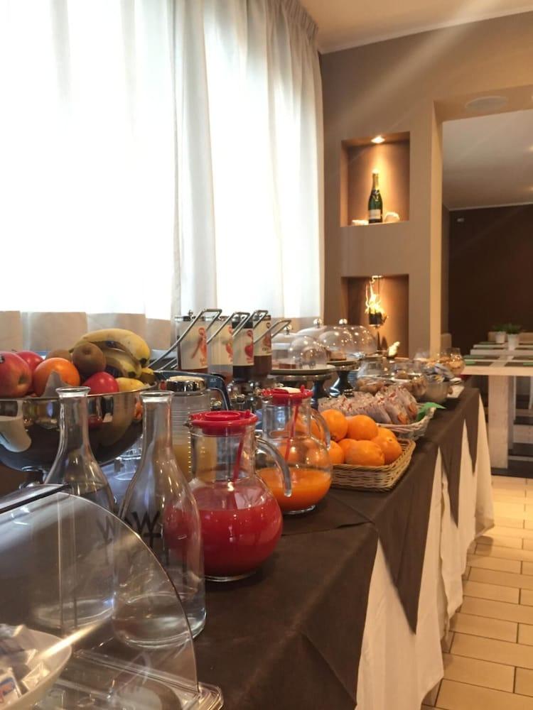 Hotel 325 Tor Vergata Рим Экстерьер фото