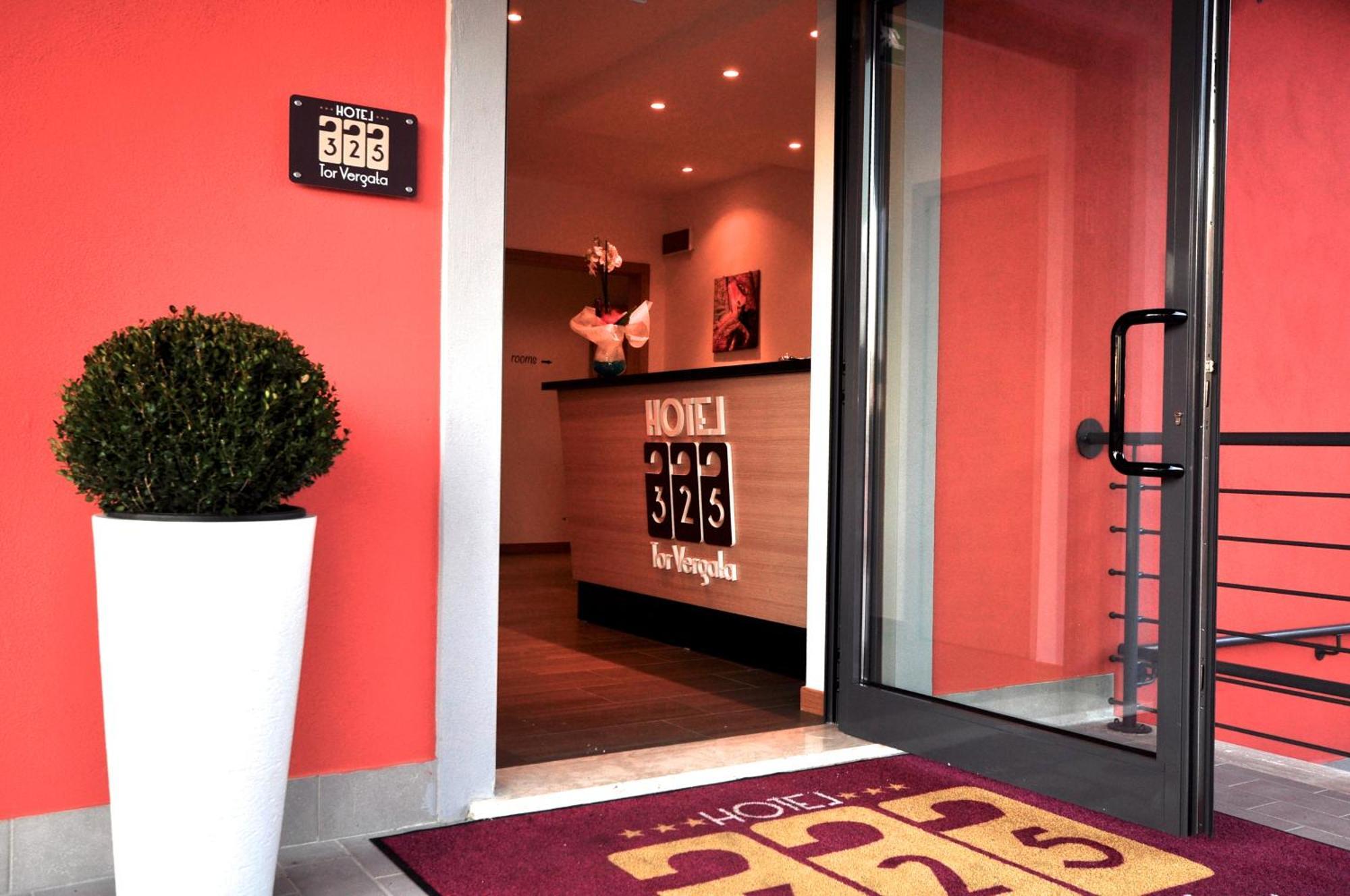 Hotel 325 Tor Vergata Рим Экстерьер фото