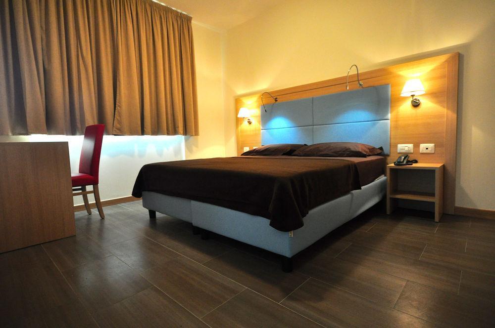 Hotel 325 Tor Vergata Рим Экстерьер фото